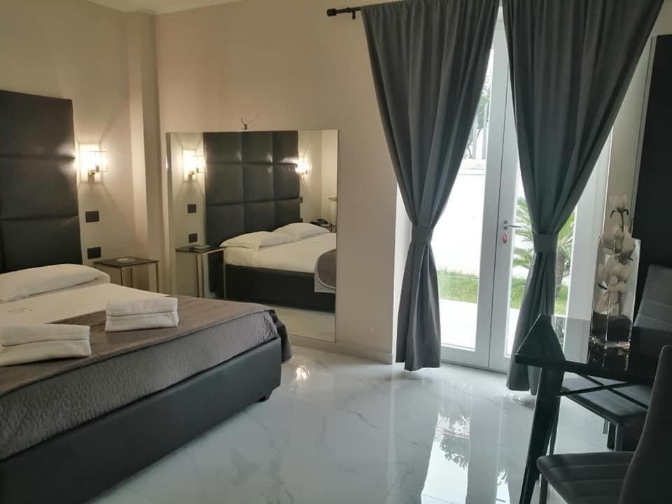 Hotel Elite Varcaturo Bagian luar foto