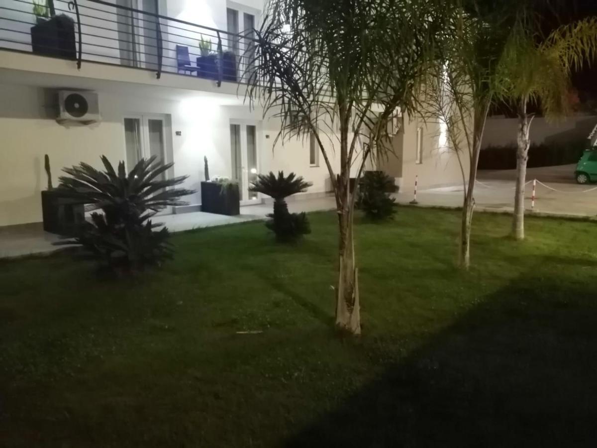 Hotel Elite Varcaturo Bagian luar foto
