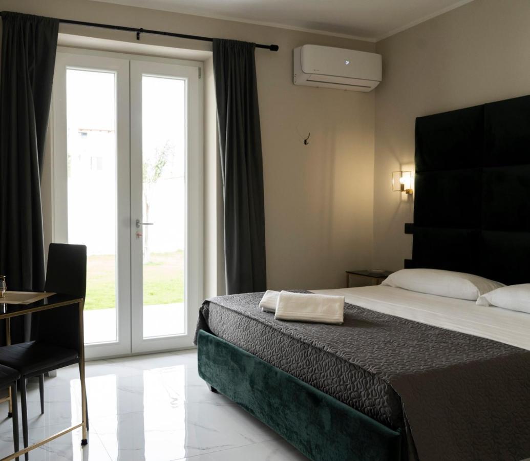 Hotel Elite Varcaturo Bagian luar foto