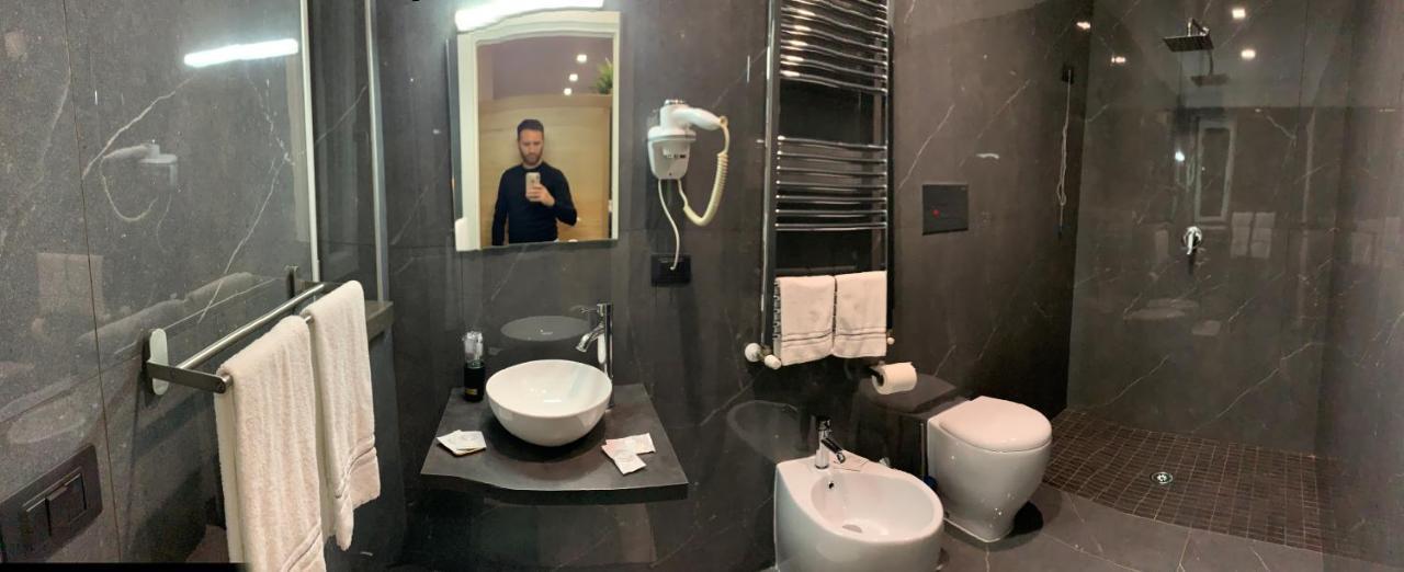 Hotel Elite Varcaturo Bagian luar foto